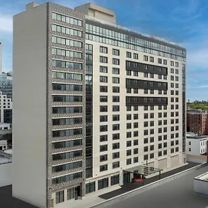 By Marriott Queens 3* New York